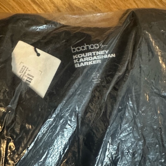 BOOHOO x KOURTNEY KARFASHIAN XS TRENCH COAT REVERSABLE - Picture 5 of 8